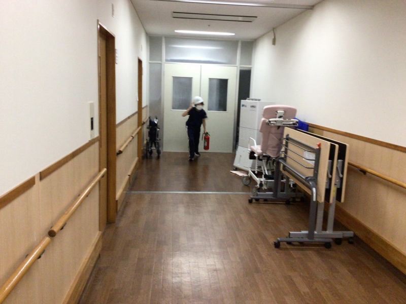 夜間想定の避難訓練を実施しました