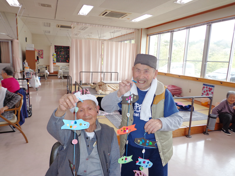 高く泳ぐや 鯉のぼり～♪