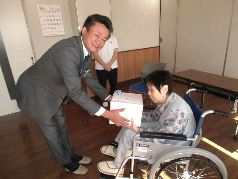 第四銀行様より、チューリップの球根をいただきました